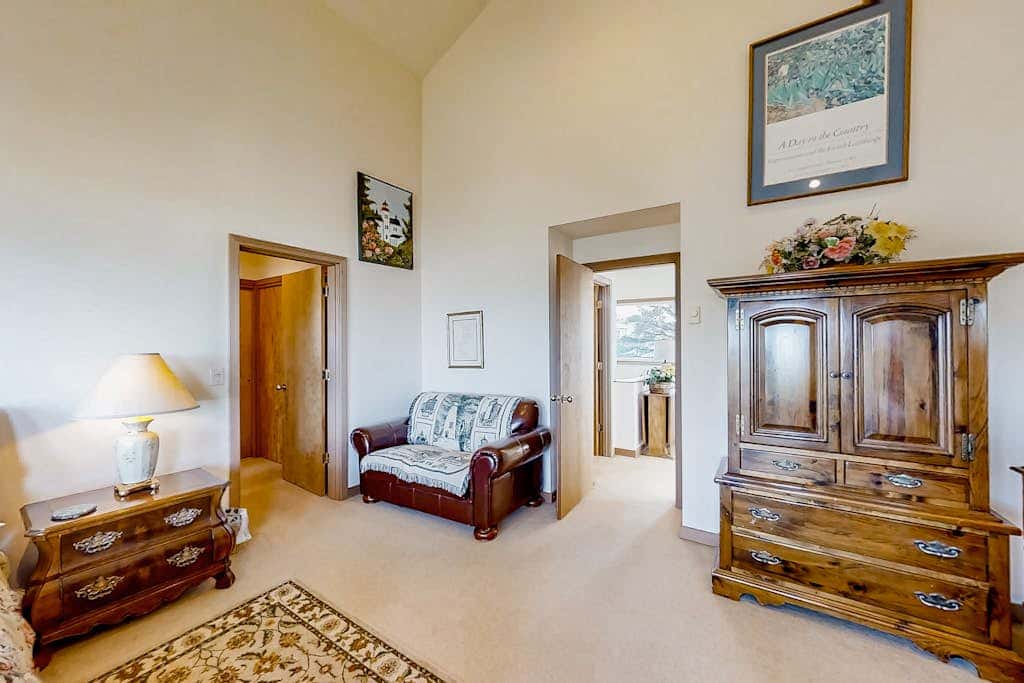 Spacious oceanfront home with free WiFi, and wrap-around deck
