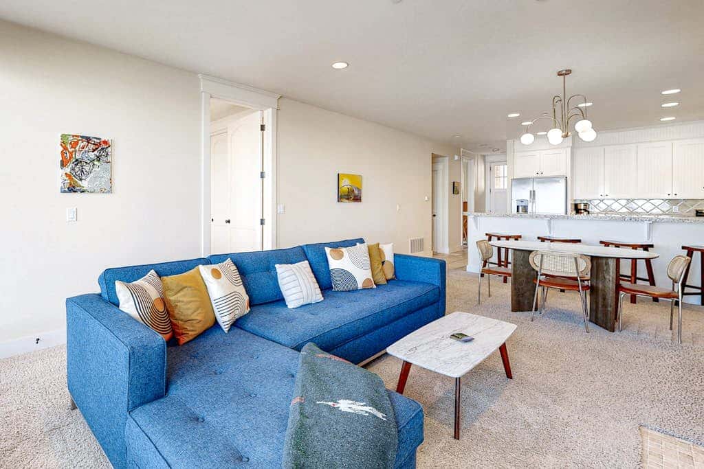 Oceanfront house in gated community with sea views