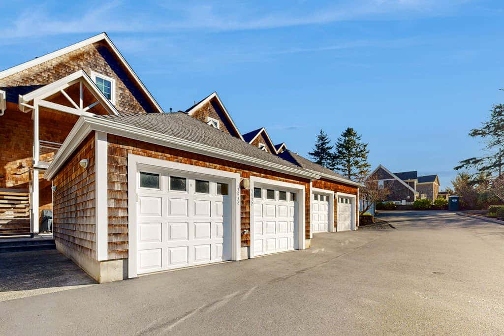 Oceanfront house in gated community with sea views