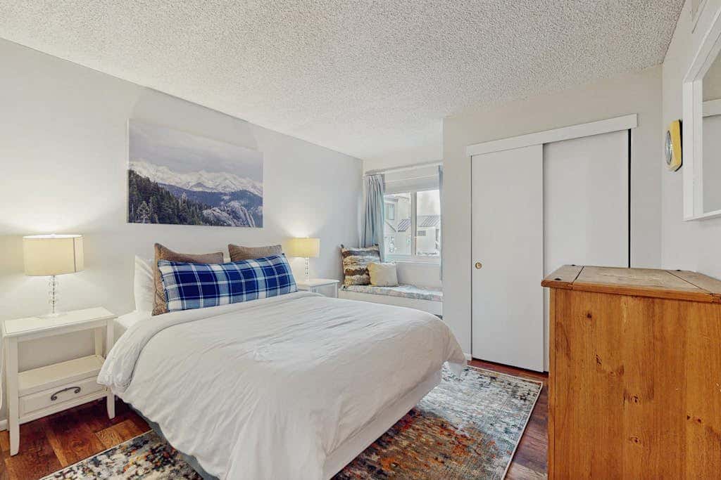 Cute condo with shared pool, hot tub and tennis