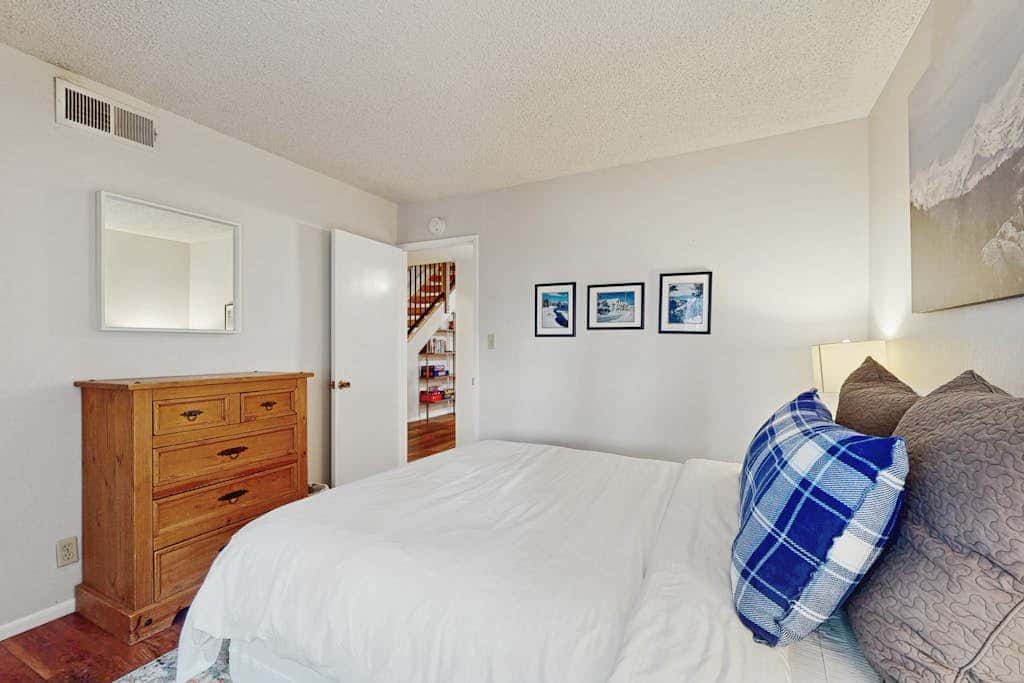 Cute condo with shared pool, hot tub and tennis