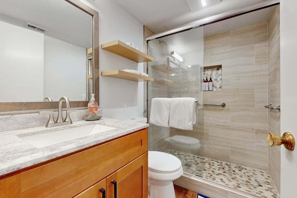 Cute condo with shared pool, hot tub and tennis