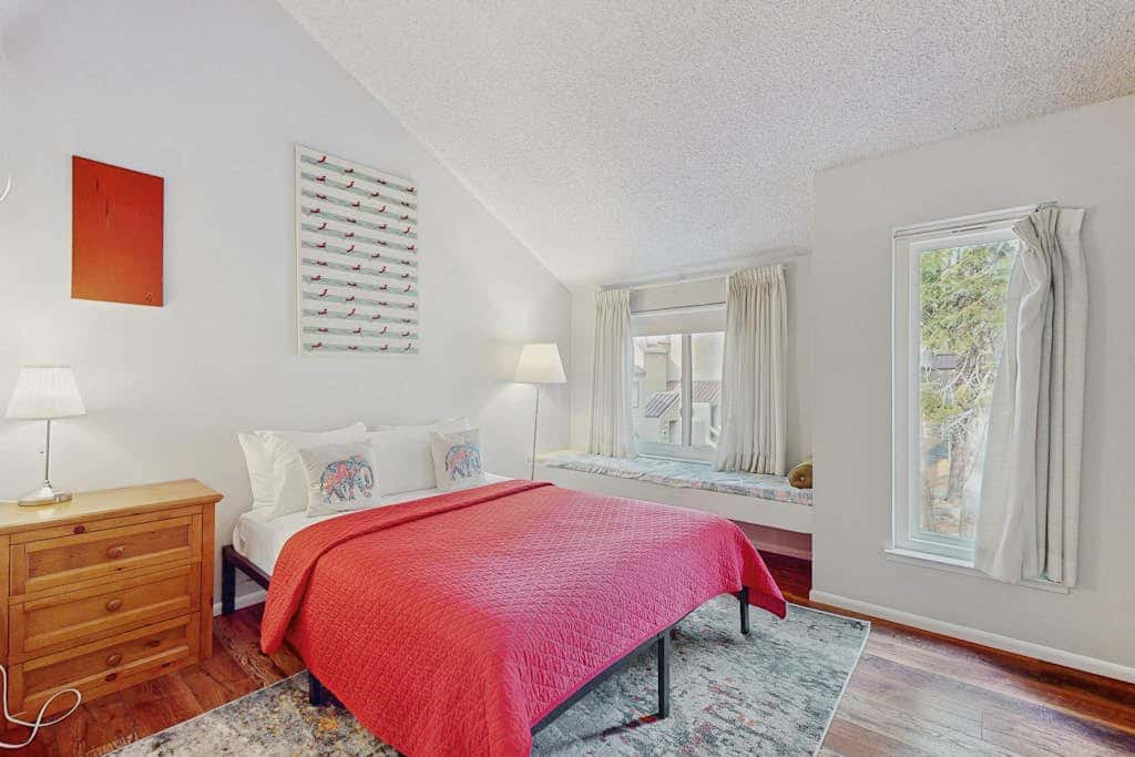 Cute condo with shared pool, hot tub and tennis