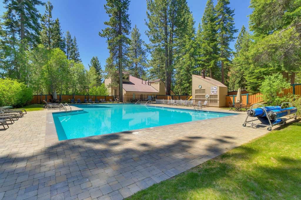 Cute condo with shared pool, hot tub and tennis