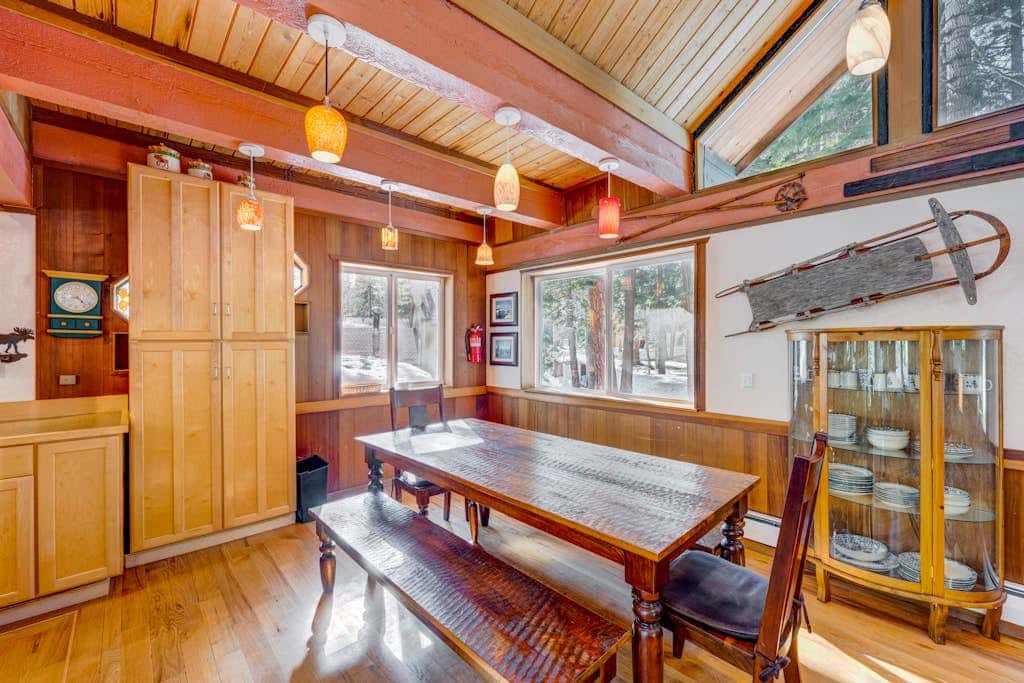 Dog-friendly cabin with private hot tub, fireplace, near skiing & the beach