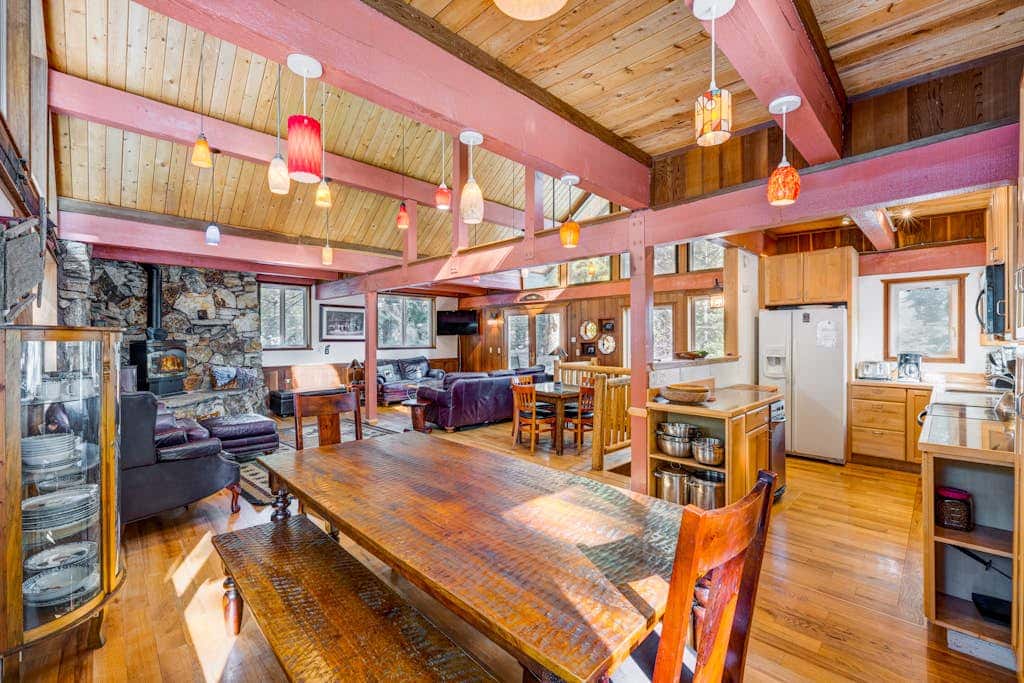 Dog-friendly cabin with private hot tub, fireplace, near skiing & the beach