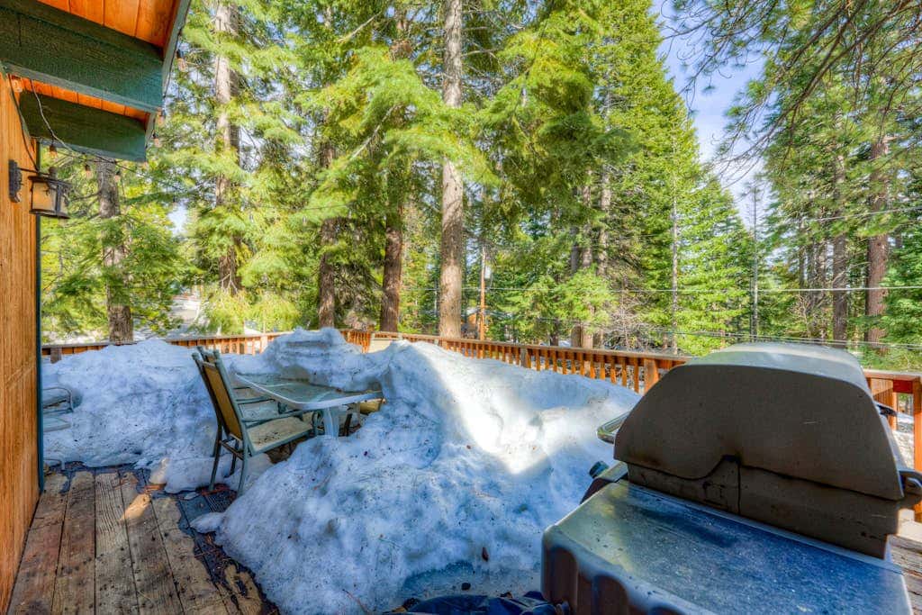 Dog-friendly cabin with private hot tub, fireplace, near skiing & the beach