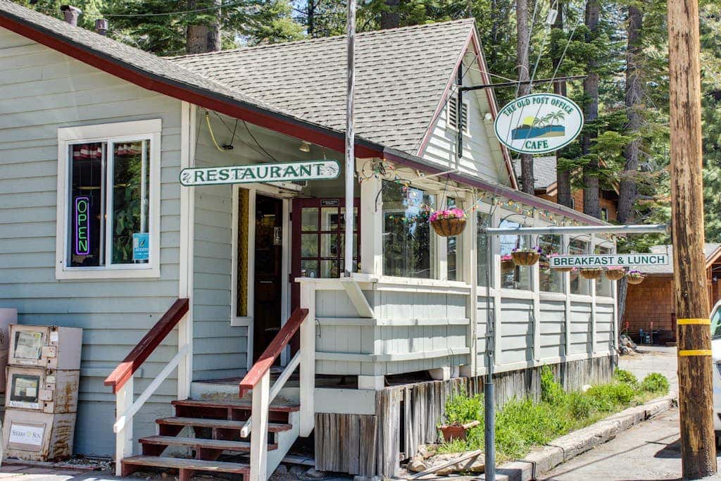 Dog-friendly cabin with private hot tub, fireplace, near skiing & the beach