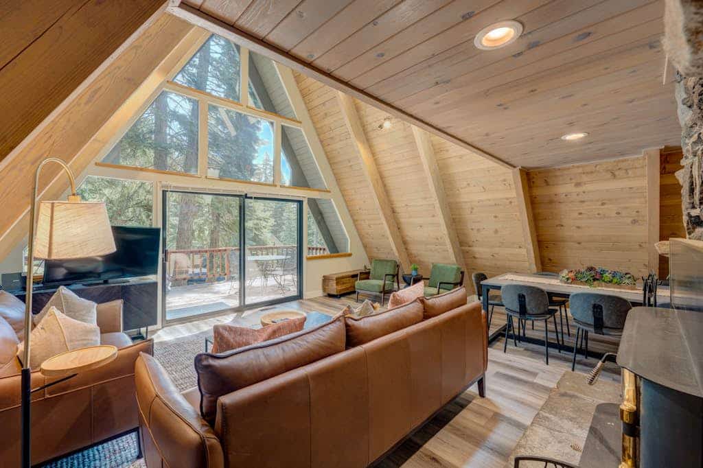 A-frame home with large deck, game room, wood fireplace & near the lake - dogs ok