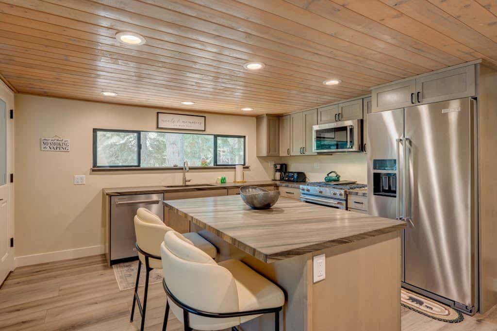 A-frame home with large deck, game room, wood fireplace & near the lake - dogs ok