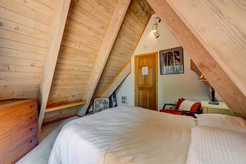 A-frame home with large deck, game room, wood fireplace & near the lake - dogs ok