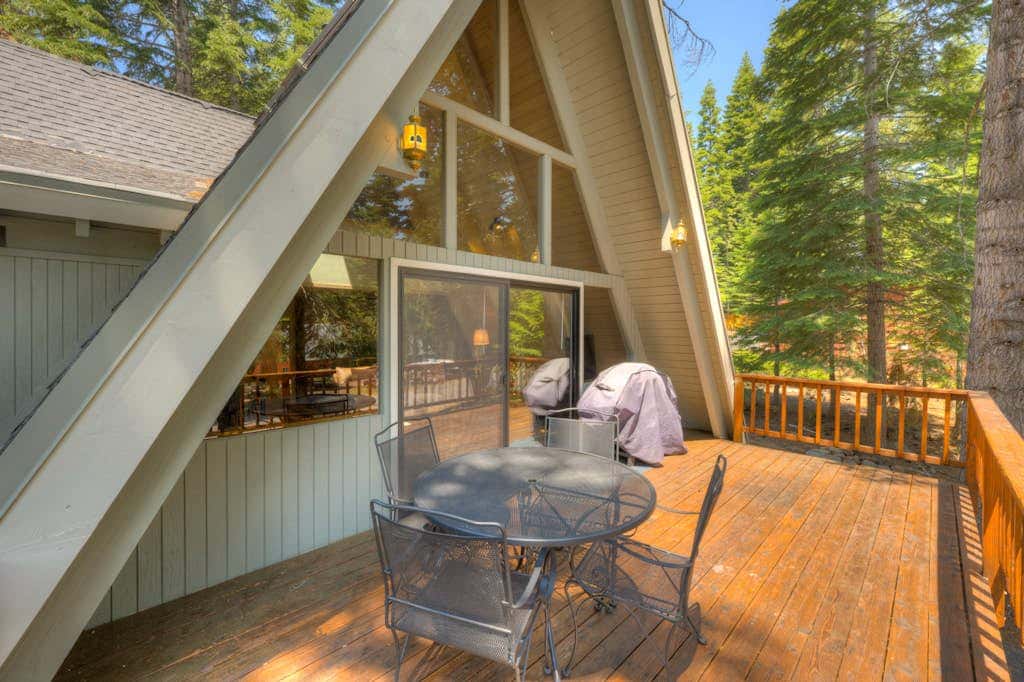 A-frame home with large deck, game room, wood fireplace & near the lake - dogs ok