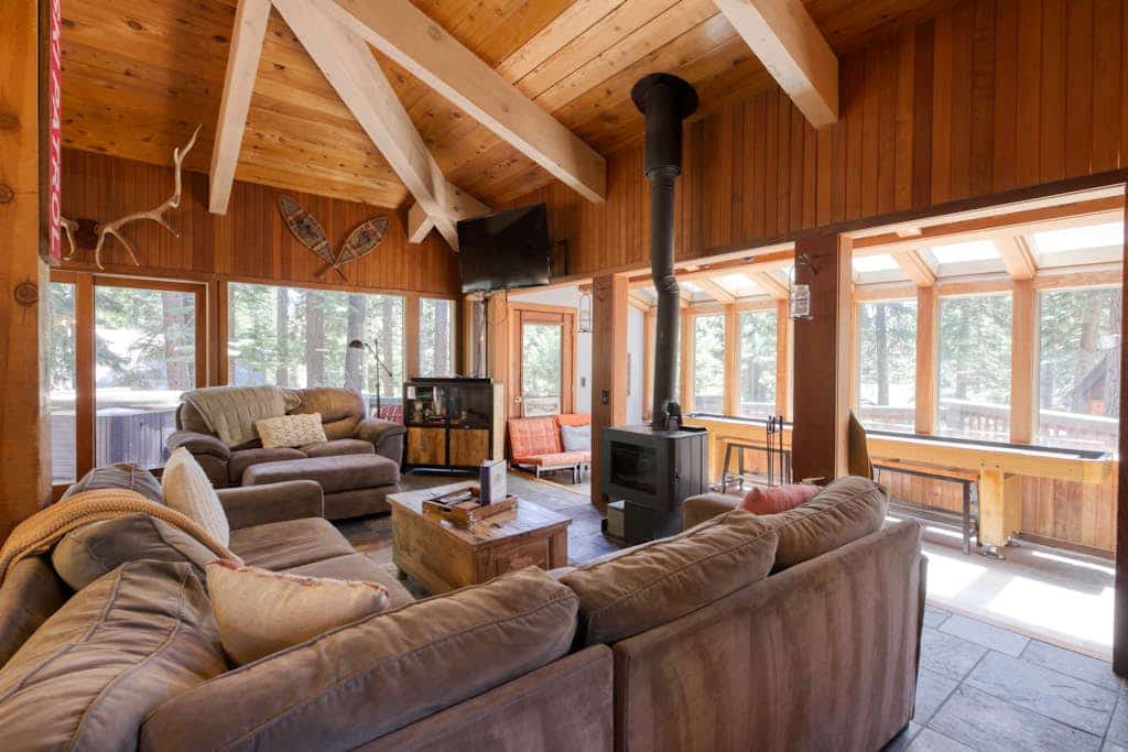 Charming home with private hot tub
