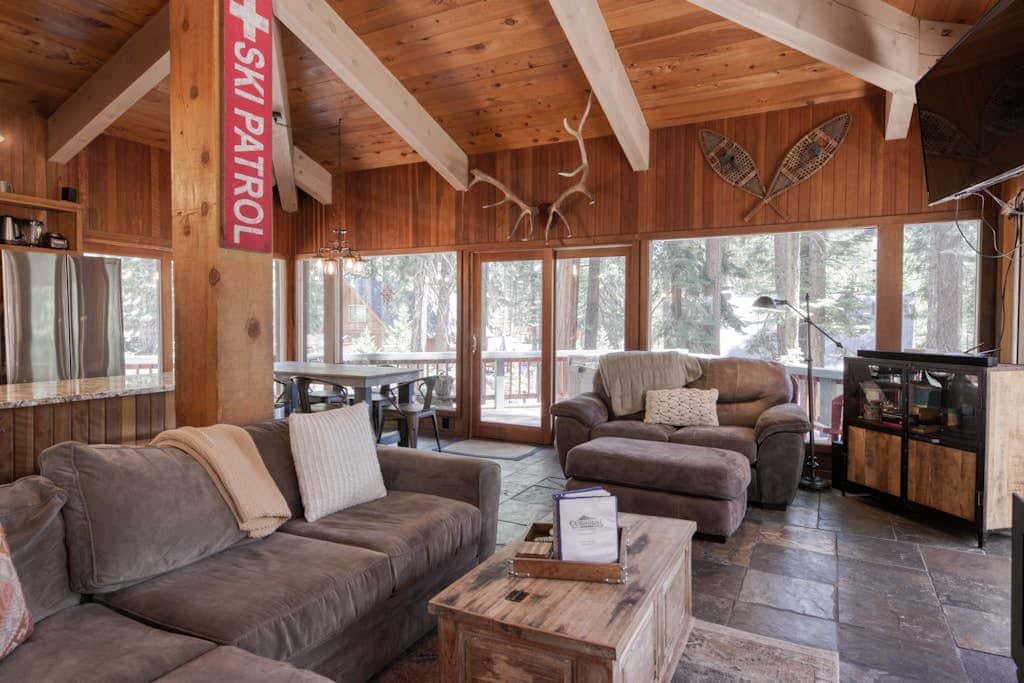 Charming home with private hot tub
