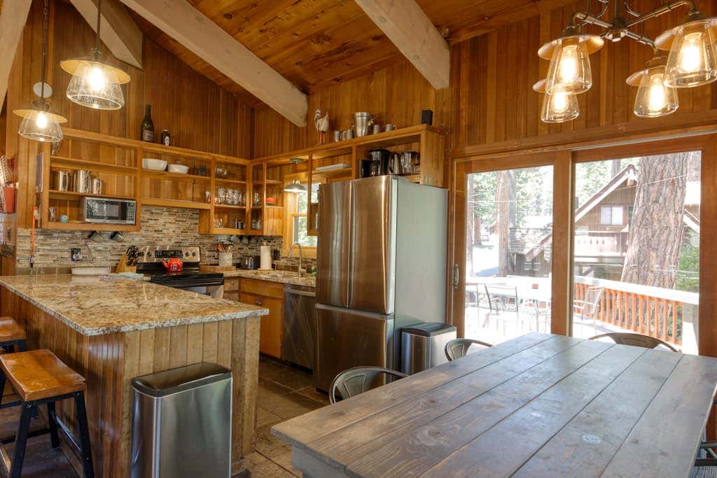Charming home with private hot tub
