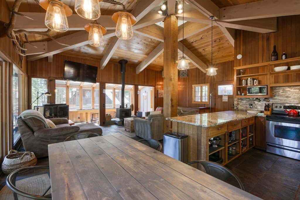 Charming home with private hot tub