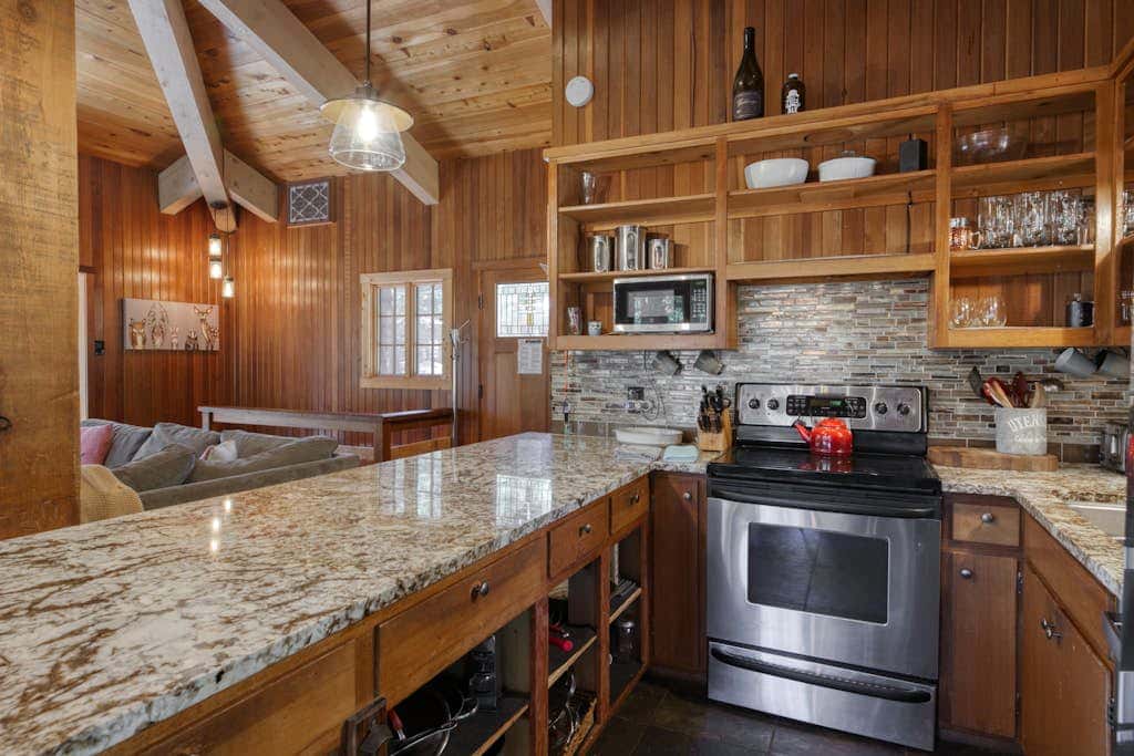 Charming home with private hot tub