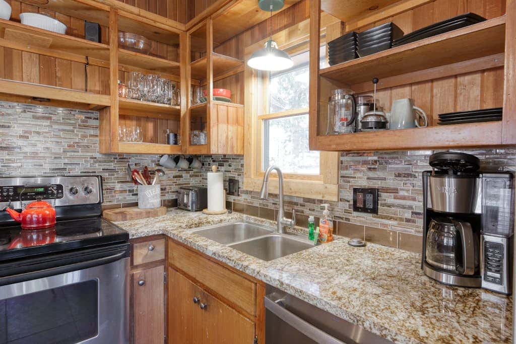 Charming home with private hot tub