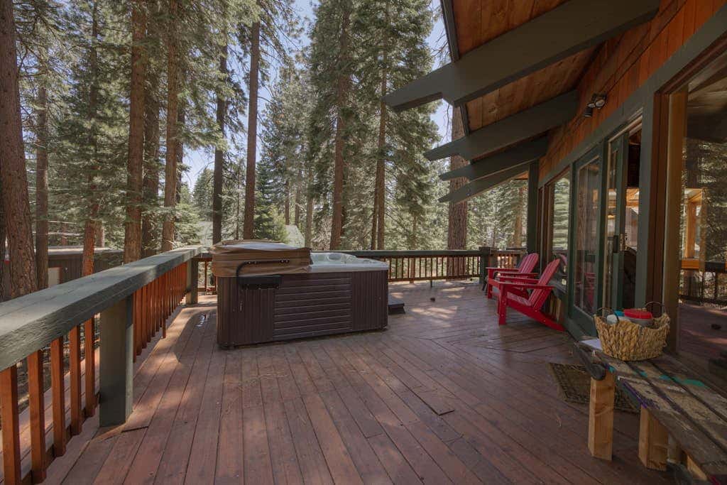 Charming home with private hot tub