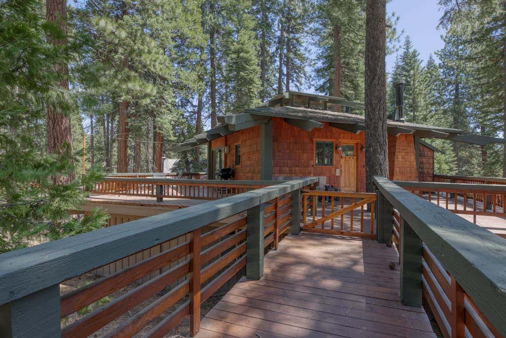 Charming home with private hot tub