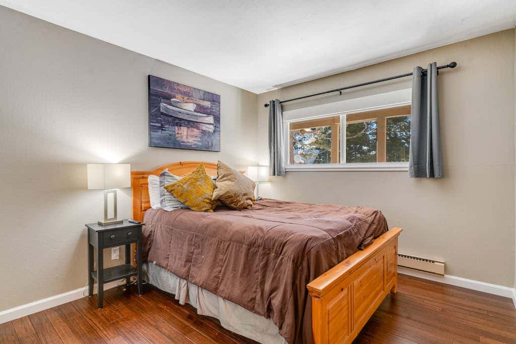 Dog-friendly mountain getaway near skiing & lake with water views & private balcony