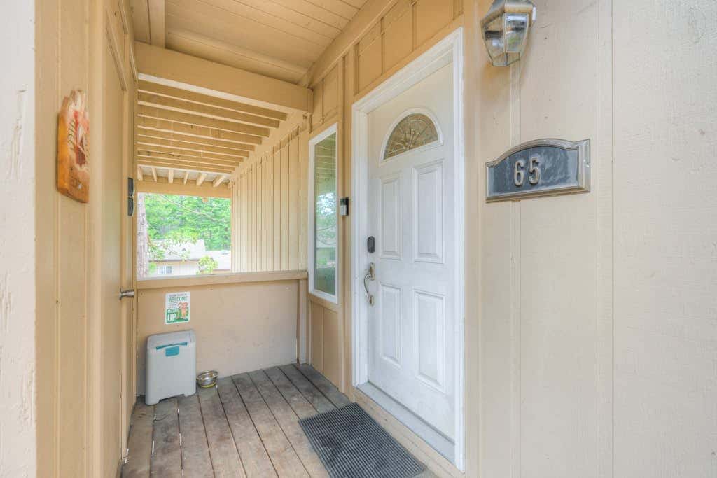 Dog-friendly mountain getaway near skiing & lake with water views & private balcony