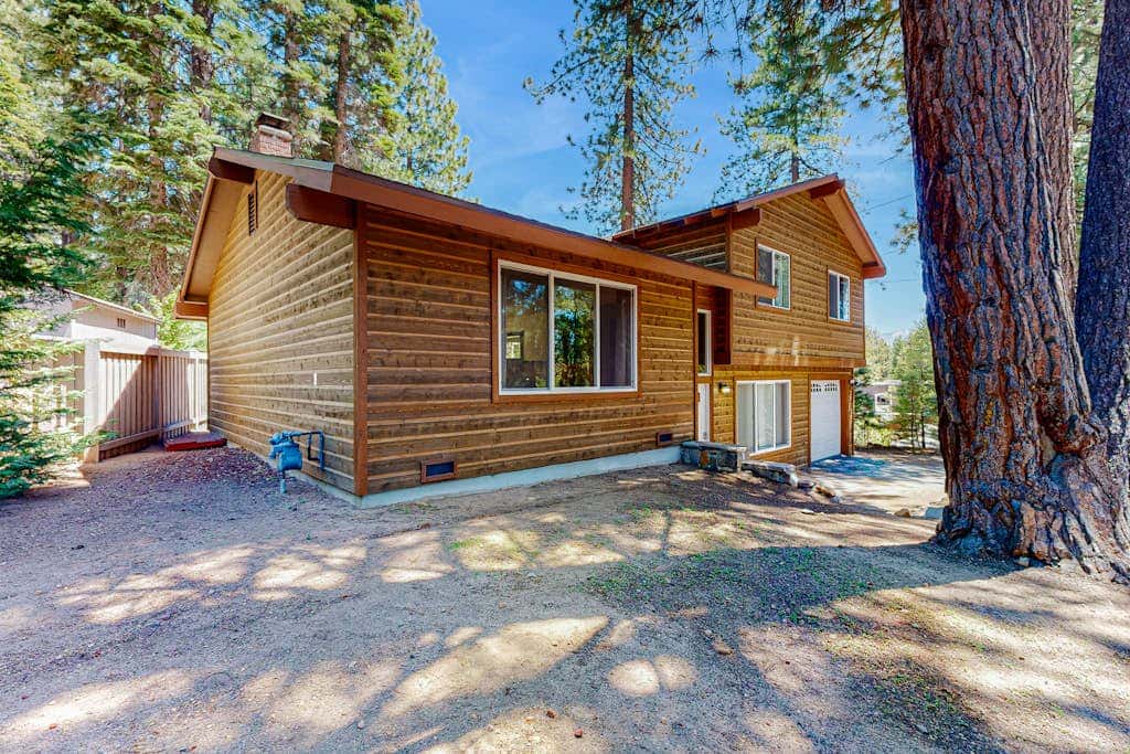 Quiet mountain home with game room & fireplace - near scenic trails & ski slopes