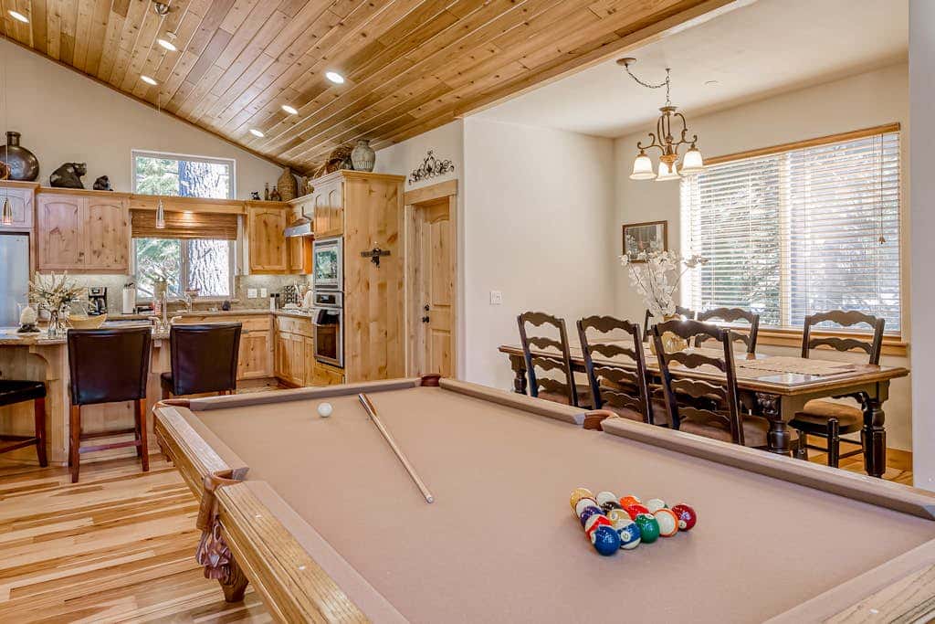 Inviting spacious home with fireplace, deck, hot tub, full kitchen, & W&D