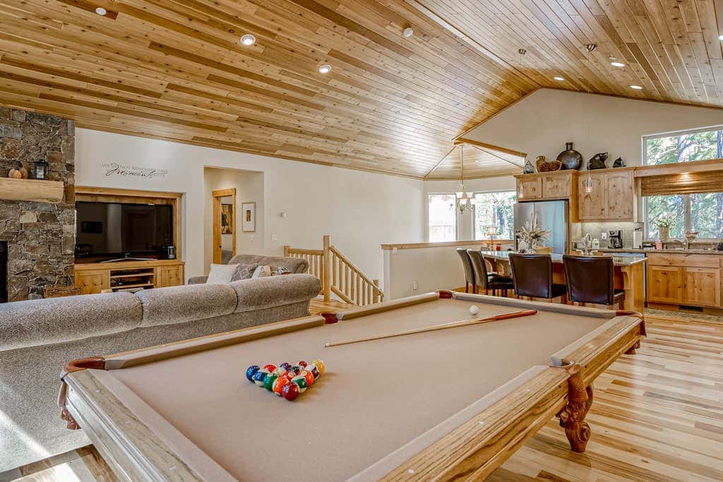 Inviting spacious home with fireplace, deck, hot tub, full kitchen, & W&D