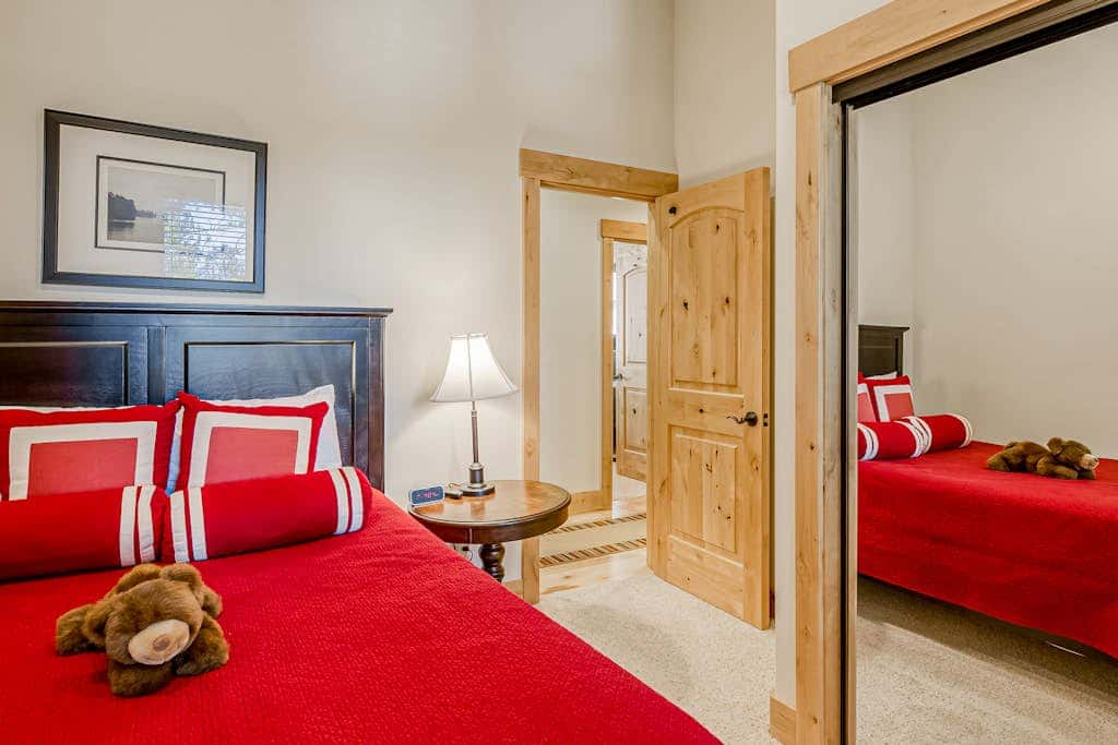 Inviting spacious home with fireplace, deck, hot tub, full kitchen, & W&D