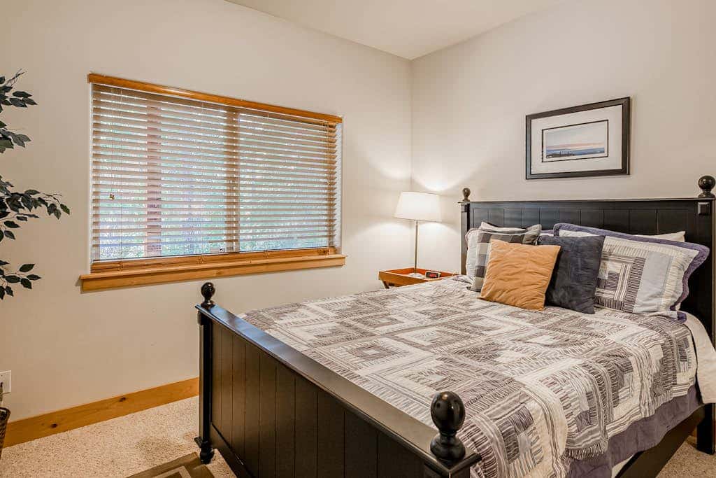 Inviting spacious home with fireplace, deck, hot tub, full kitchen, & W&D