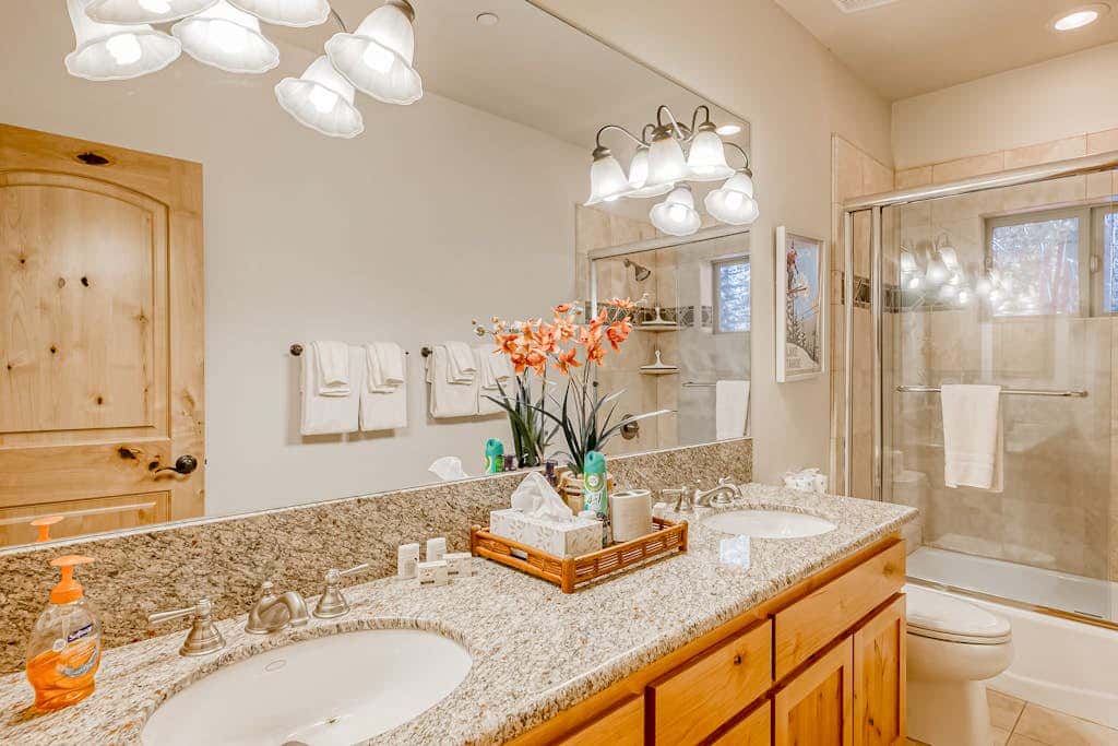 Inviting spacious home with fireplace, deck, hot tub, full kitchen, & W&D