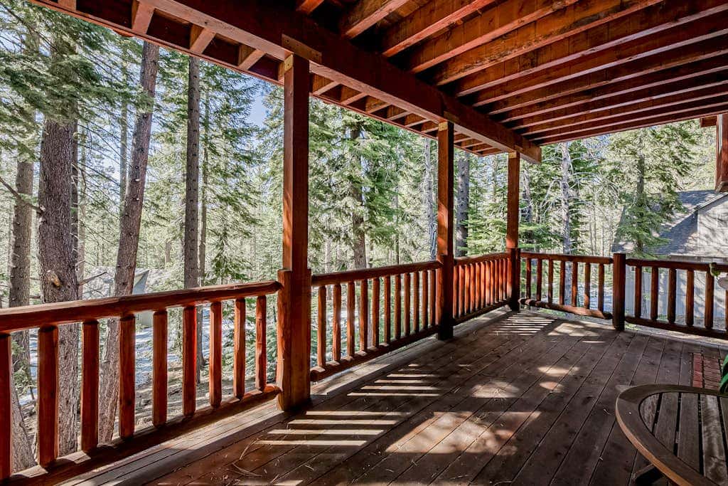 Inviting spacious home with fireplace, deck, hot tub, full kitchen, & W&D