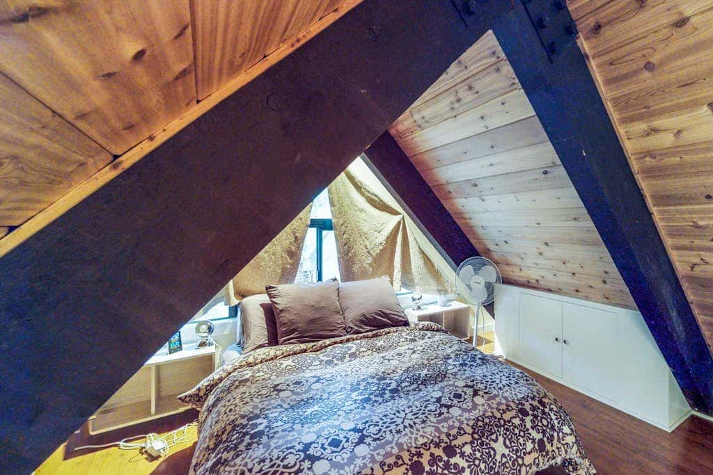Beautiful & Spacious Townhome with Deck - Close to the Lake & Slopes