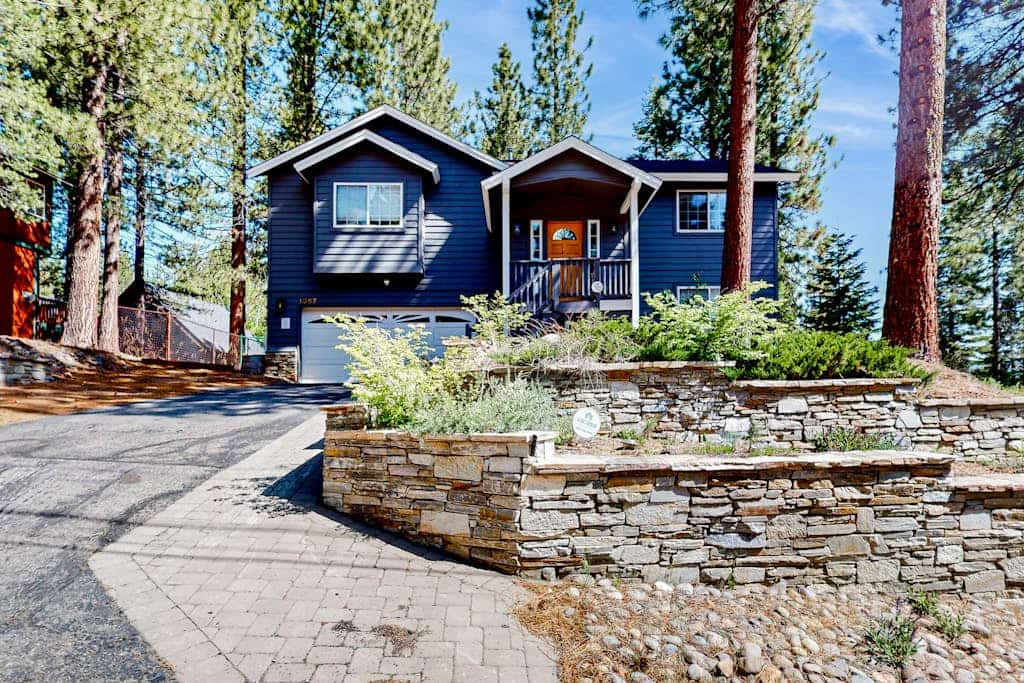 Cabin Near Heavenly Ski Resort & Hiking Trails