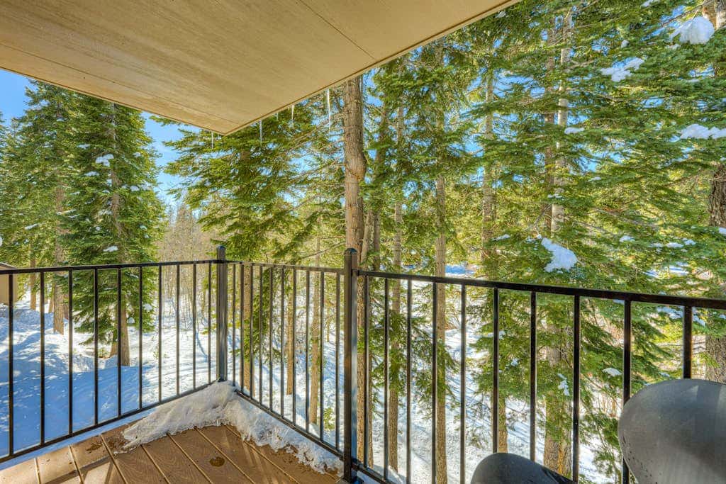 Charming Condo with Shared Hot Tub, Pool, Resort Amenities - Close to Ski & Beach