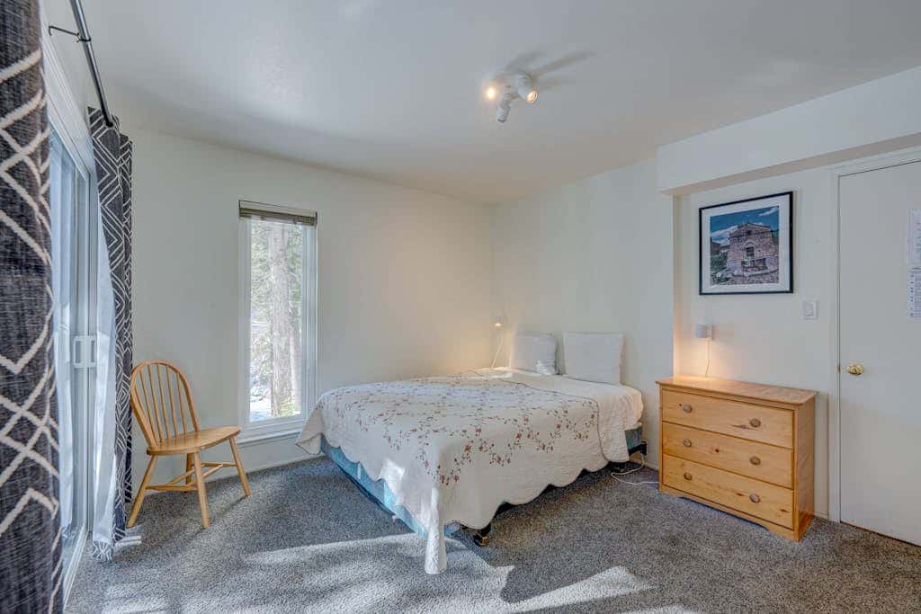 Charming Condo with Shared Hot Tub, Pool, Resort Amenities - Close to Ski & Beach