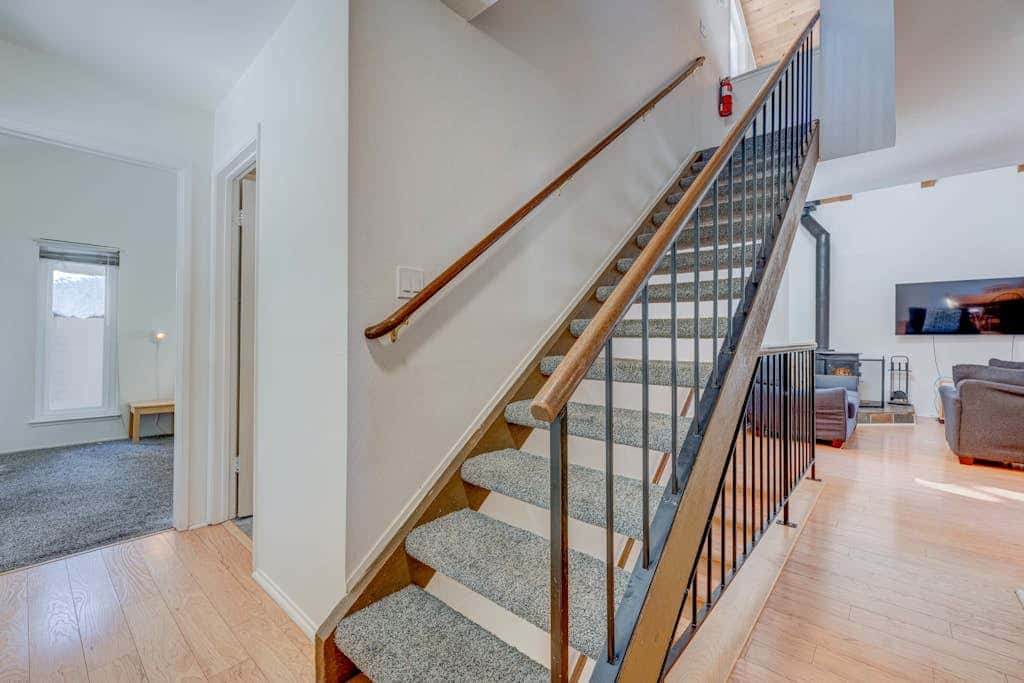 Charming Condo with Shared Hot Tub, Pool, Resort Amenities - Close to Ski & Beach