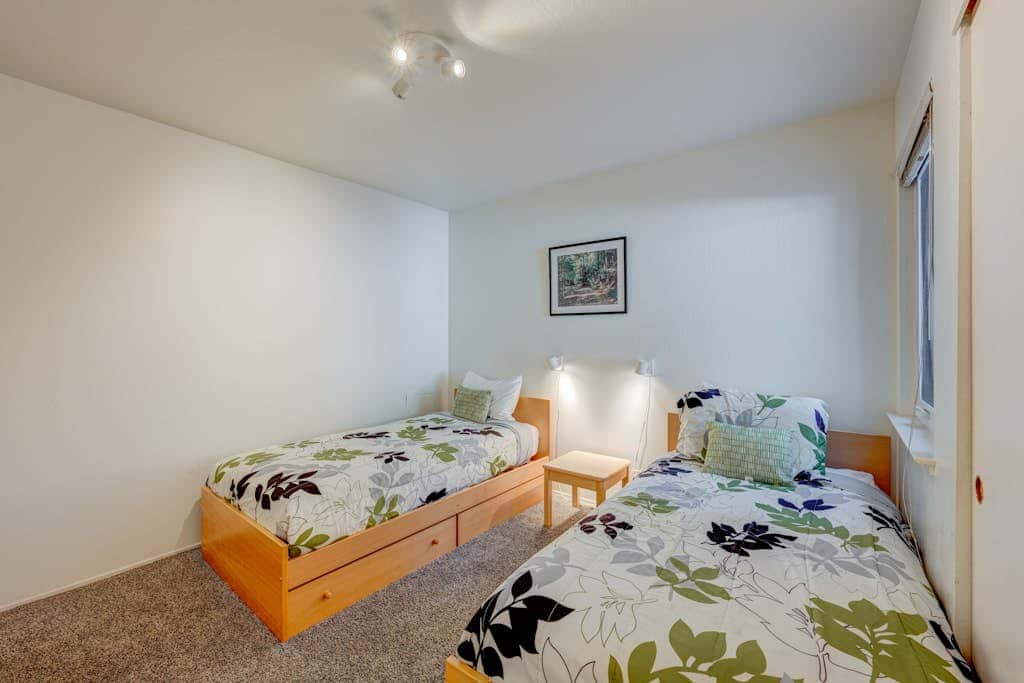 Charming Condo with Shared Hot Tub, Pool, Resort Amenities - Close to Ski & Beach