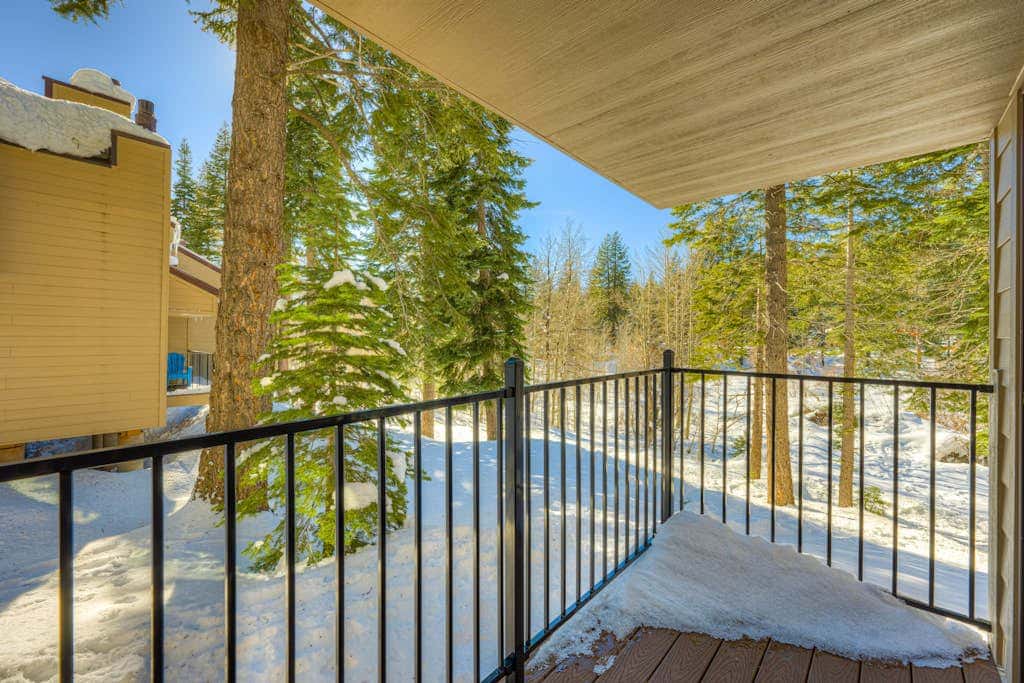 Charming Condo with Shared Hot Tub, Pool, Resort Amenities - Close to Ski & Beach