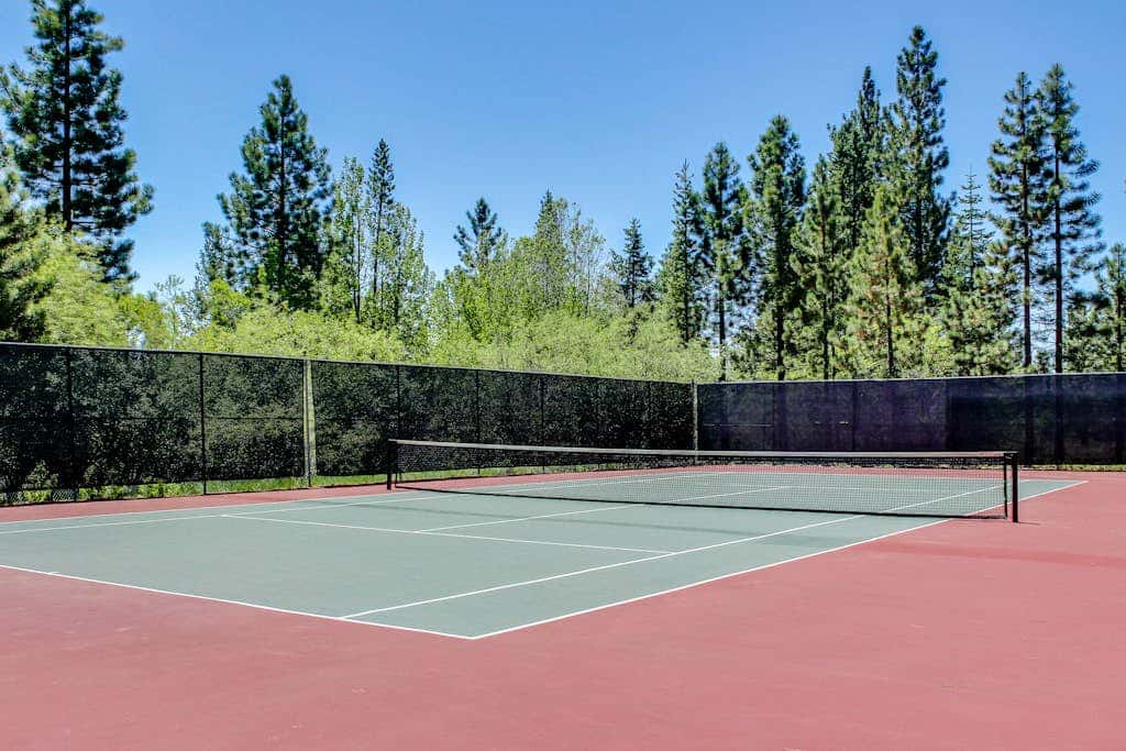 Charming Condo with Shared Hot Tub, Pool, Resort Amenities - Close to Ski & Beach