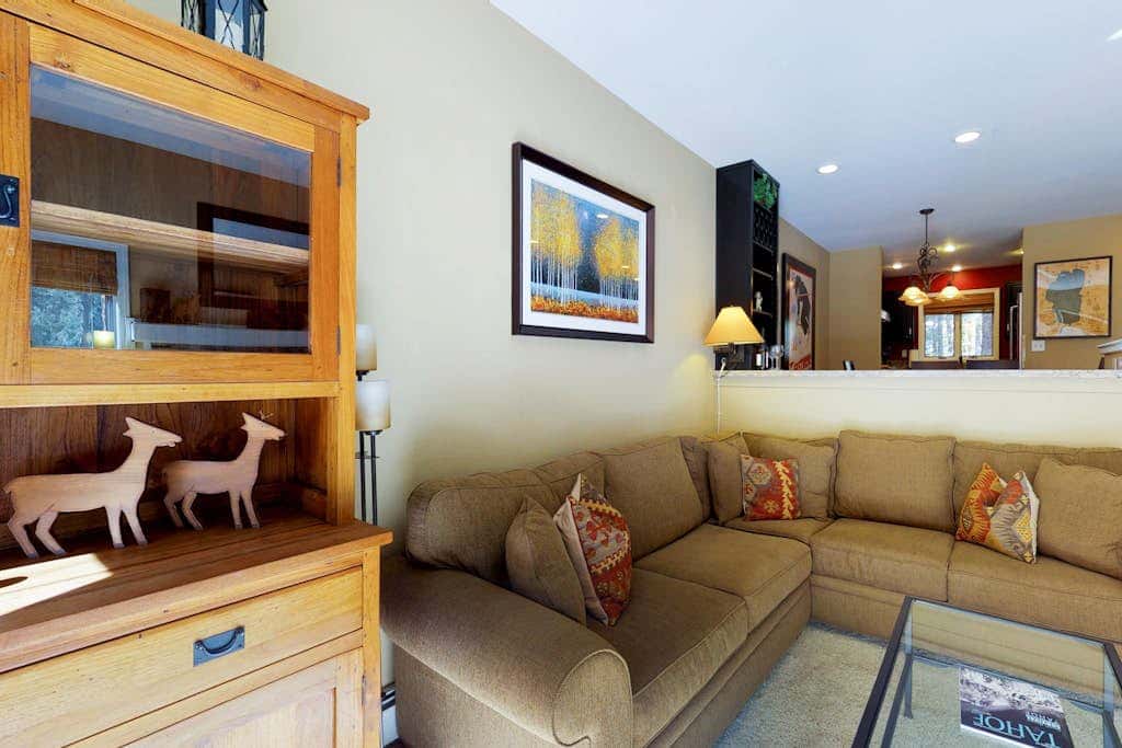 Stylish Townhome with Deck & Shared Hot Tub - Walk to Beaches, Near Skiing
