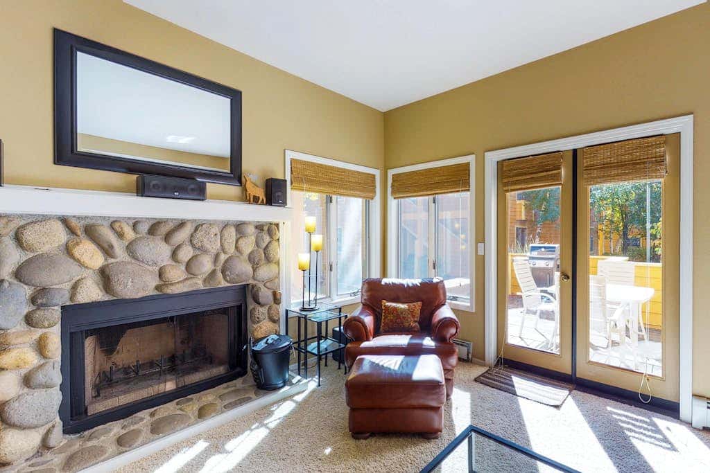 Stylish Townhome with Deck & Shared Hot Tub - Walk to Beaches, Near Skiing