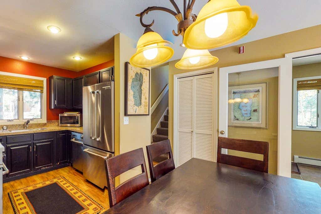 Stylish Townhome with Deck & Shared Hot Tub - Walk to Beaches, Near Skiing