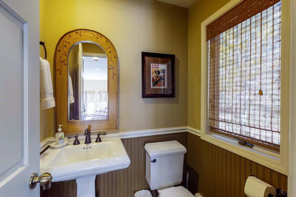 Stylish Townhome with Deck & Shared Hot Tub - Walk to Beaches, Near Skiing