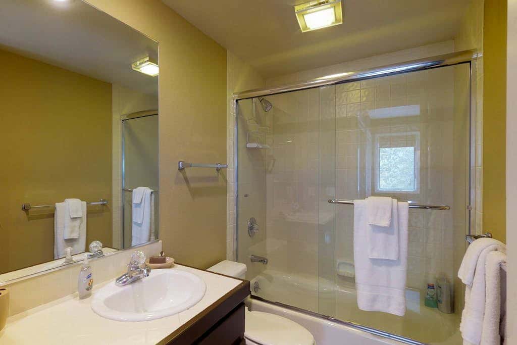 Stylish Townhome with Deck & Shared Hot Tub - Walk to Beaches, Near Skiing