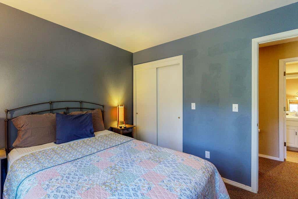 Stylish Townhome with Deck & Shared Hot Tub - Walk to Beaches, Near Skiing