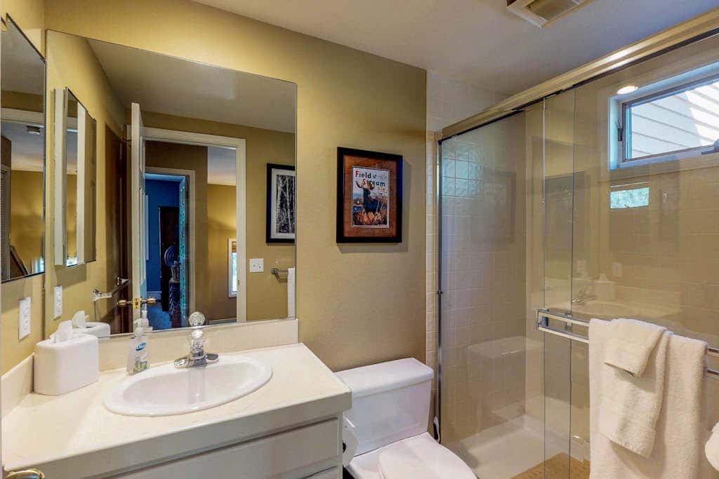 Stylish Townhome with Deck & Shared Hot Tub - Walk to Beaches, Near Skiing