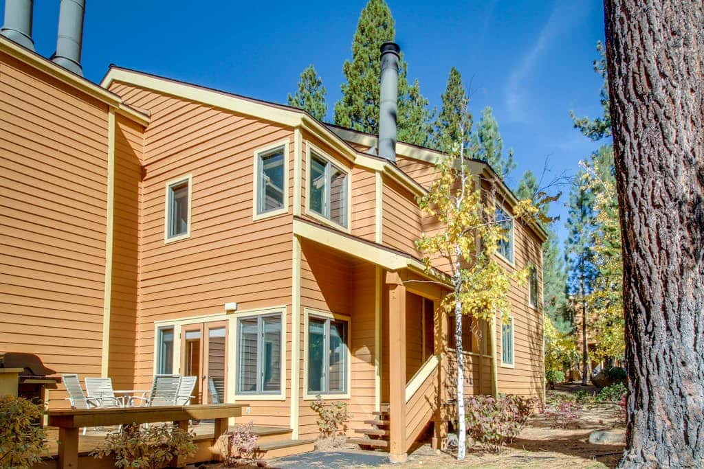 Stylish Townhome with Deck & Shared Hot Tub - Walk to Beaches, Near Skiing