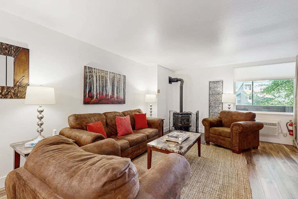 Stunning Newly Renovated Condo - Walk to Beach, Pool & Heavenly Ski Resort